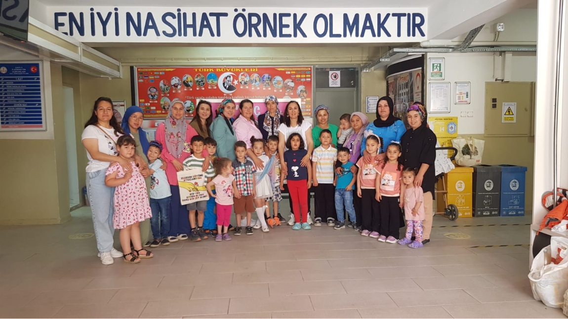 Annemle Hazırlanıyorum Anılar Biriktiriyorum